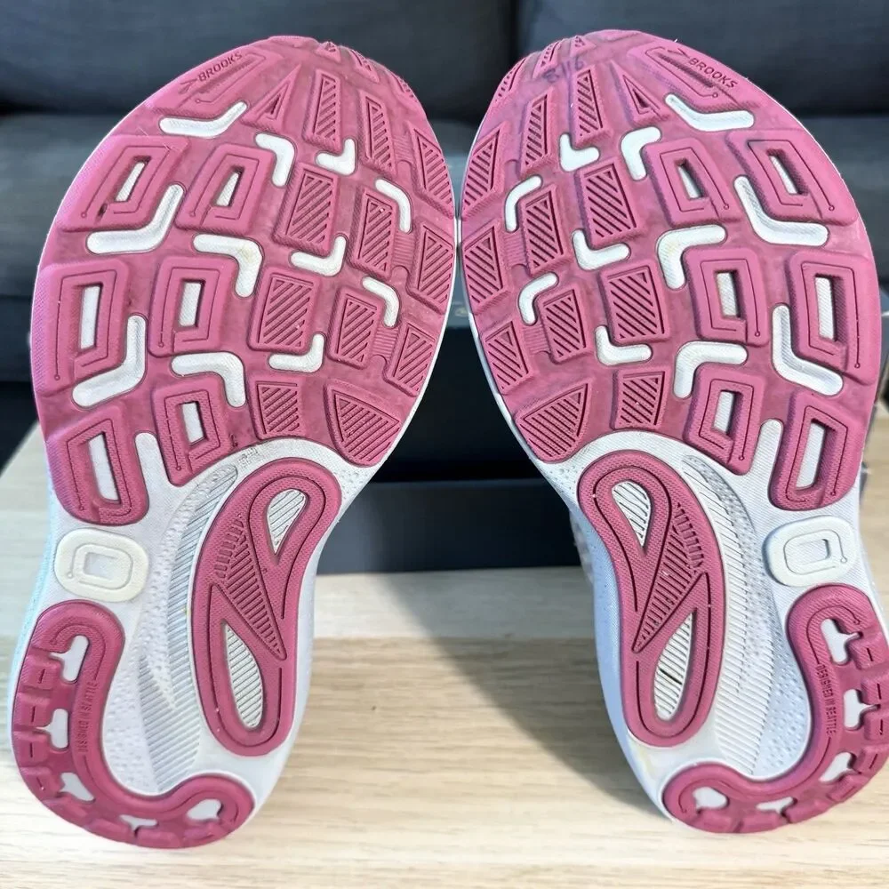 Brooks Adrenaline GTS 24 Grey Pink Road Running Shoes Women's Size 8.5 D Wide
